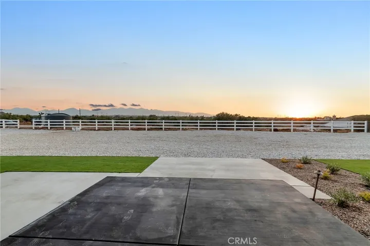 7230 Verbena Road, Oak Hills, California 92344