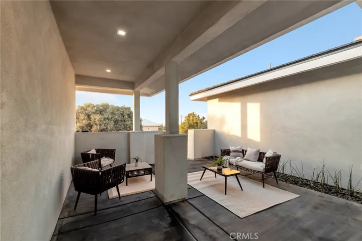 7230 Verbena Road, Oak Hills, California 92344