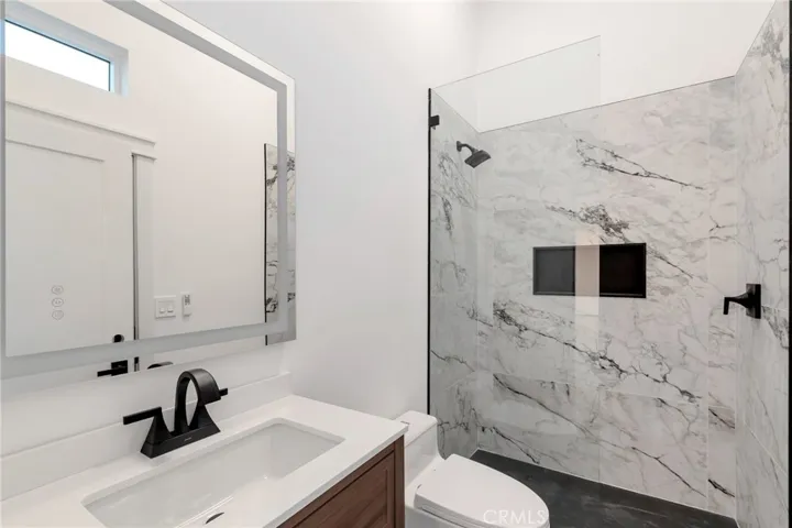 7230 Verbena Road, Oak Hills, California 92344