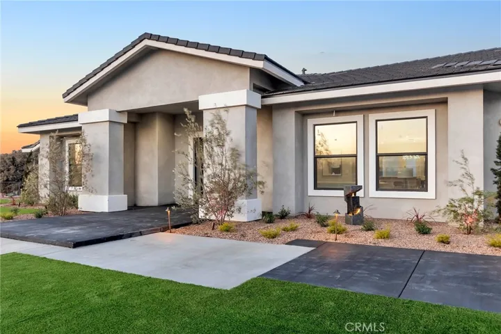 7230 Verbena Road, Oak Hills, California 92344