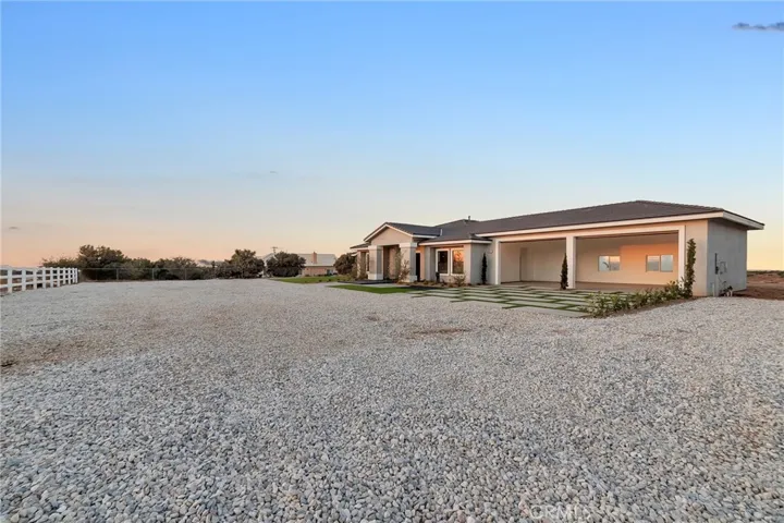 7230 Verbena Road, Oak Hills, California 92344