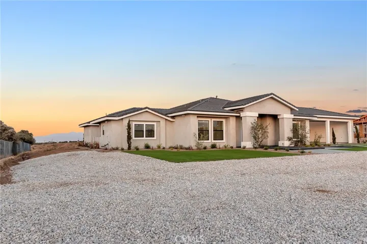7230 Verbena Road, Oak Hills, California 92344