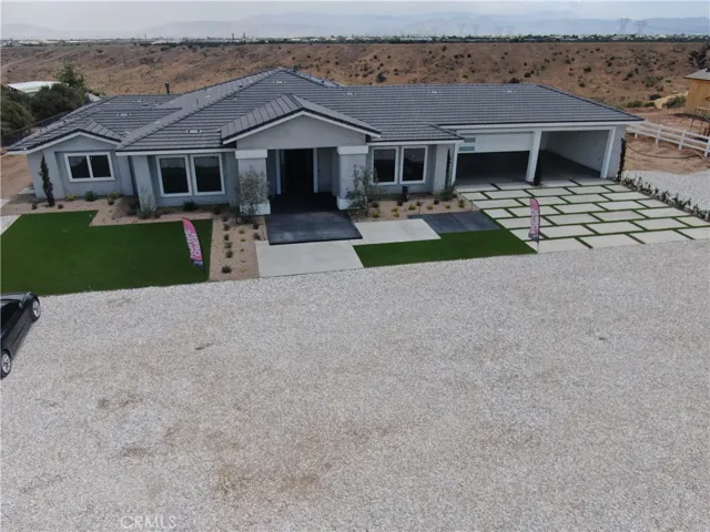 7230 Verbena Road, Oak Hills, California 92344