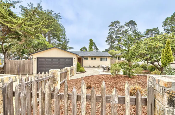 17 Toda Vista, Monterey, California 93940