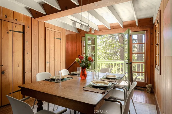 220 C Lane, Lake Arrowhead, California 92352