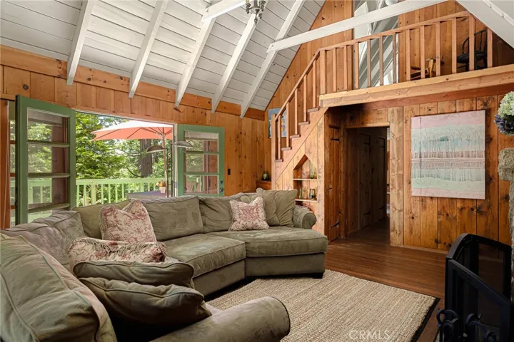 220 C Lane, Lake Arrowhead, California 92352