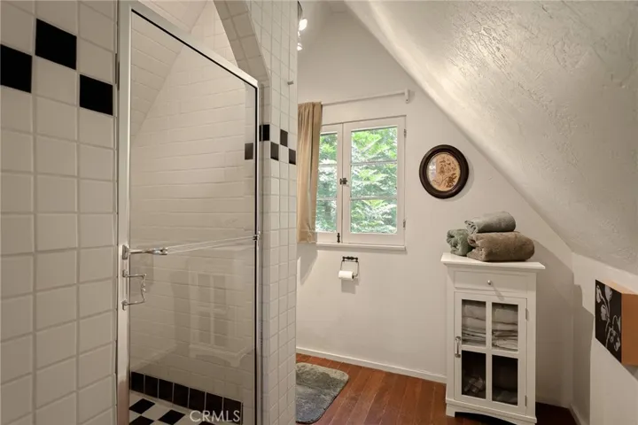 220 C Lane, Lake Arrowhead, California 92352