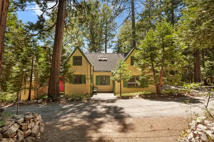 220 C Lane, Lake Arrowhead, California 92352