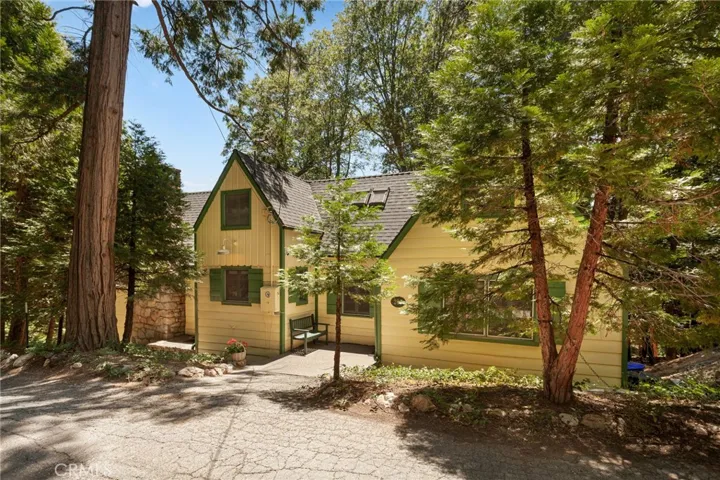 220 C Lane, Lake Arrowhead, California 92352