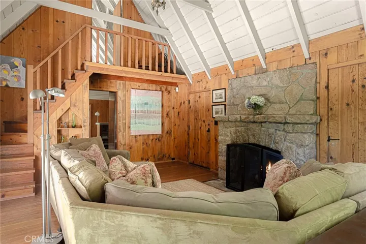 220 C Lane, Lake Arrowhead, California 92352