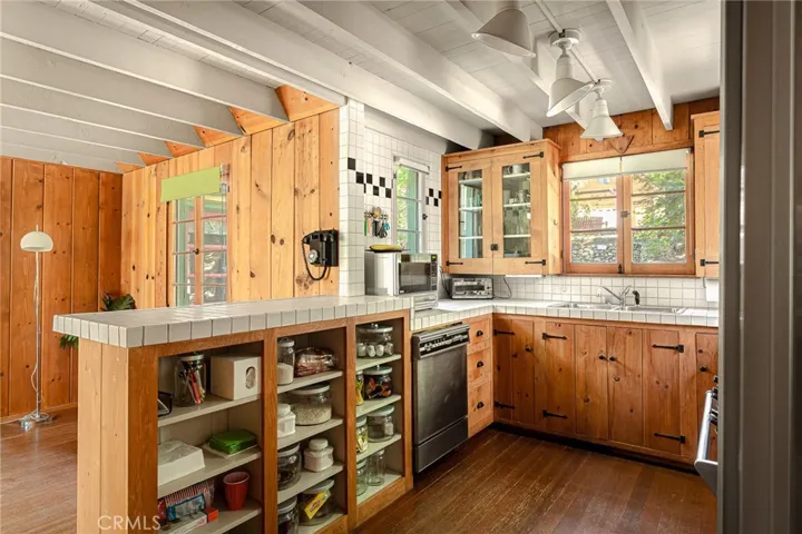 220 C Lane, Lake Arrowhead, California 92352