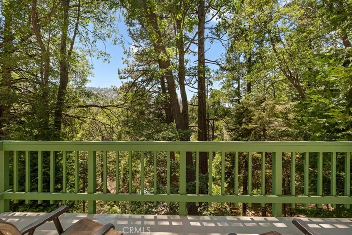 220 C Lane, Lake Arrowhead, California 92352