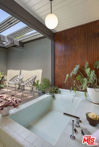 1954 Lucile Avenue, Los Angeles, California 90039
