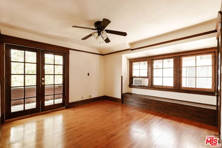 2750 Raymond Avenue, Los Angeles, California 90007