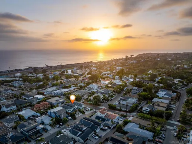 2010 Cambridge Avenue, Cardiff By The Sea, California 92007