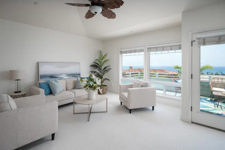 2010 Cambridge Avenue, Cardiff By The Sea, California 92007