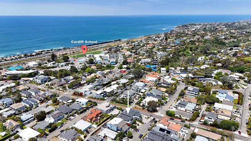 2010 Cambridge Avenue, Cardiff By The Sea, California 92007