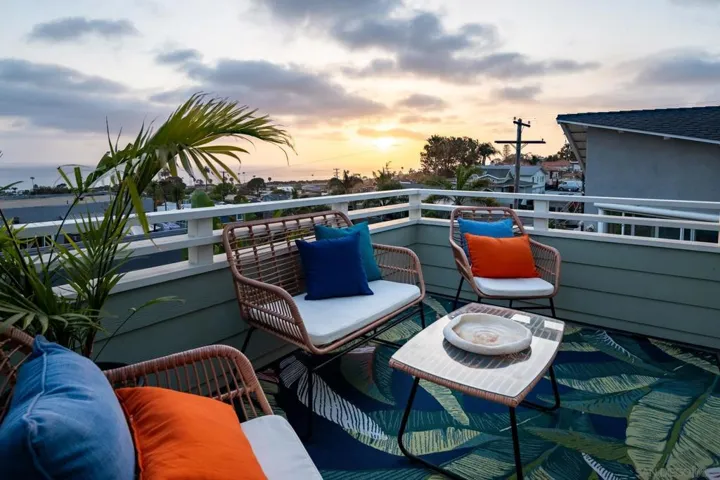 2010 Cambridge Avenue, Cardiff By The Sea, California 92007