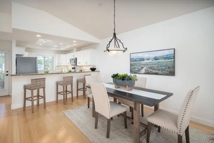 2010 Cambridge Avenue, Cardiff By The Sea, California 92007