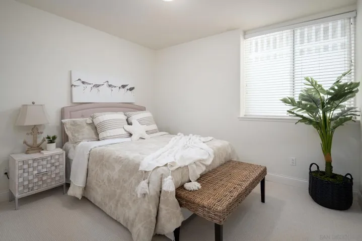 2010 Cambridge Avenue, Cardiff By The Sea, California 92007