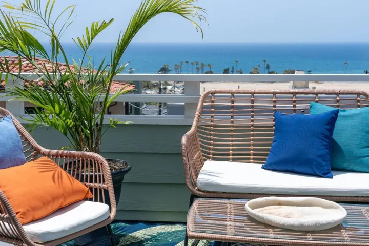2010 Cambridge Avenue, Cardiff By The Sea, California 92007