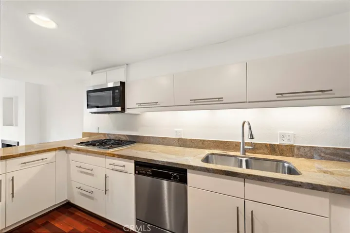 21781 Ocean Vista Drive 6, Laguna Beach, California 92651