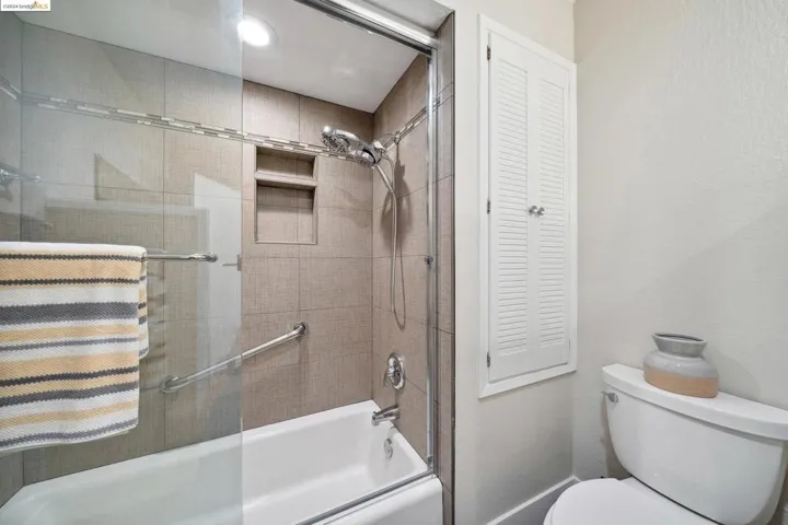 3007 Revere Ave, Oakland, California 94605