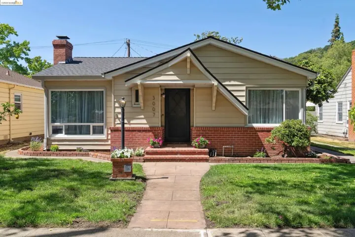 3007 Revere Ave, Oakland, California 94605