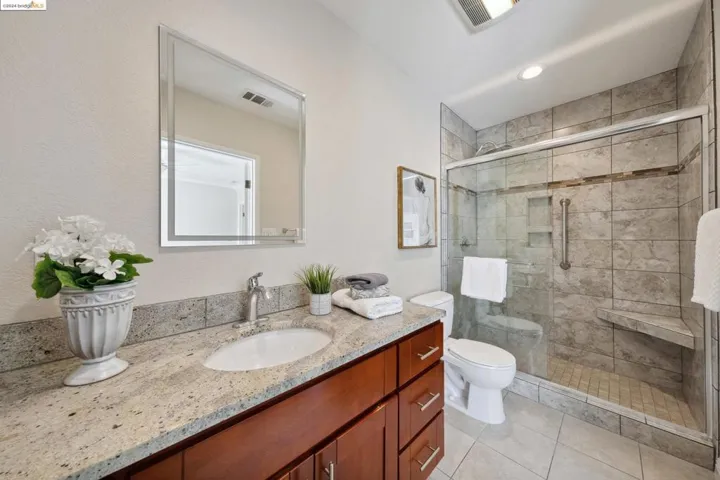 3007 Revere Ave, Oakland, California 94605