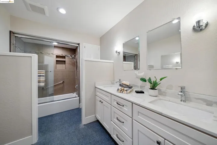 3007 Revere Ave, Oakland, California 94605