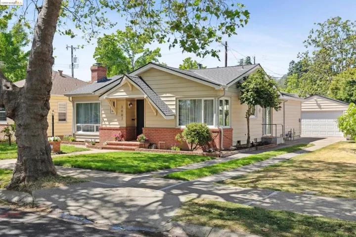 3007 Revere Ave, Oakland, California 94605