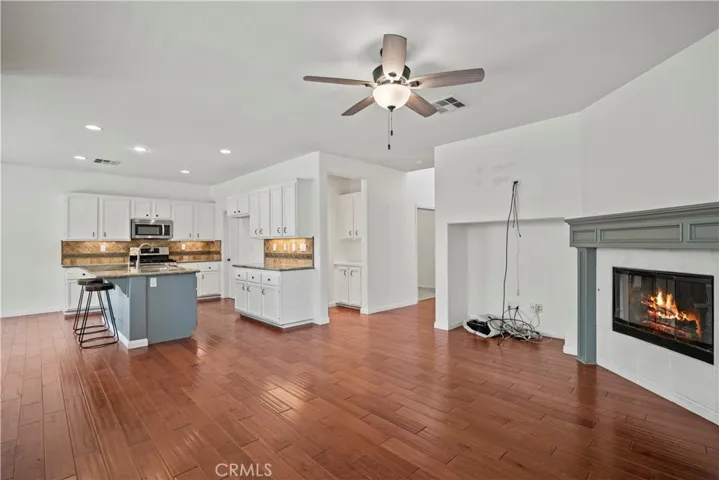 28304 Houston Court, Saugus, California 91350