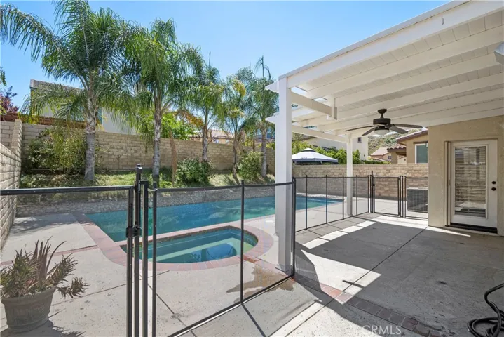 28304 Houston Court, Saugus, California 91350