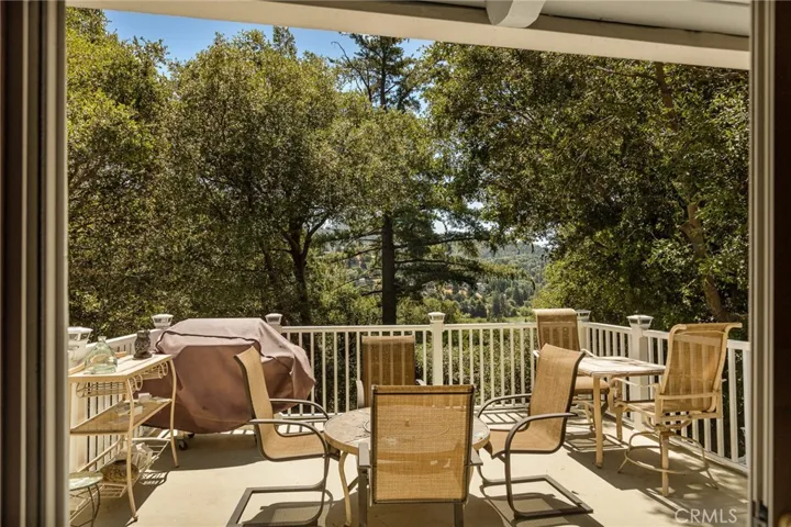 199 Zermat Drive, Crestline, California 92325