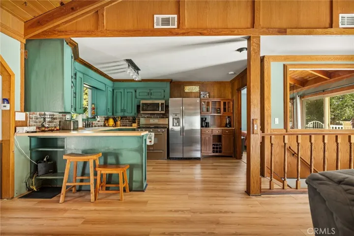 199 Zermat Drive, Crestline, California 92325