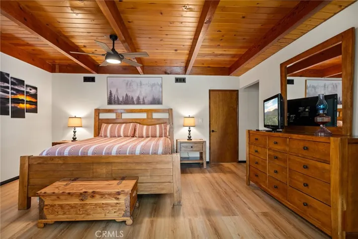 199 Zermat Drive, Crestline, California 92325