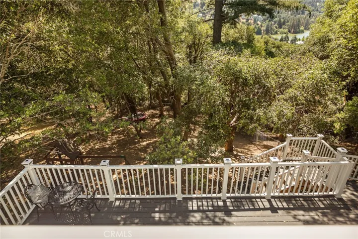 LAKE VIEW AND A HUGE FENCED YARD!!!