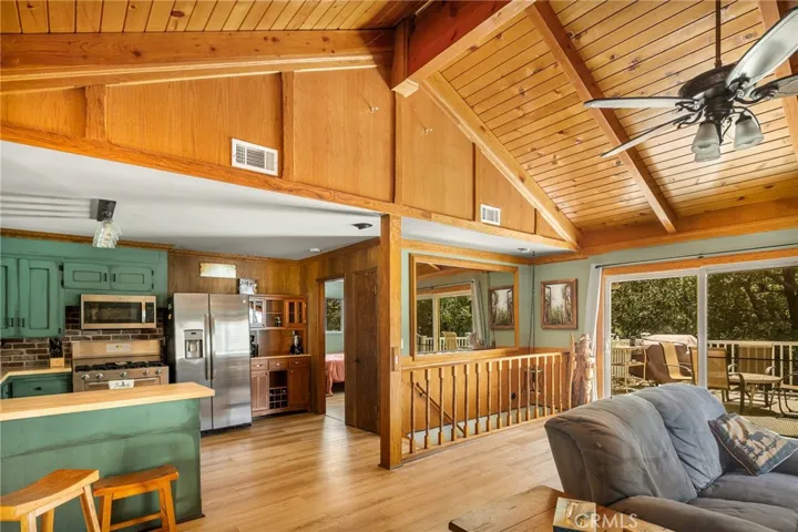 199 Zermat Drive, Crestline, California 92325