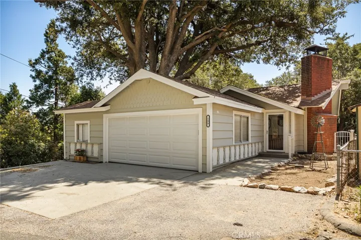 199 Zermat Drive, Crestline, California 92325