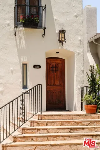 1565 N Columbus Avenue, Glendale, California 91202