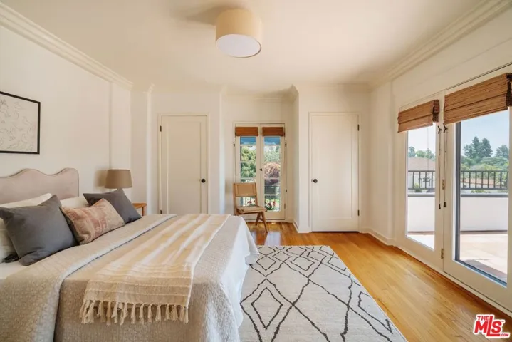 1565 N Columbus Avenue, Glendale, California 91202