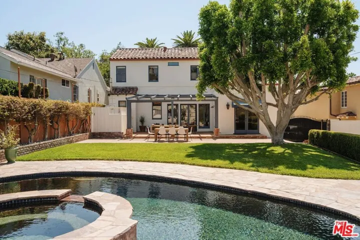 1565 N Columbus Avenue, Glendale, California 91202