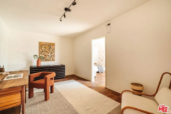 1565 N Columbus Avenue, Glendale, California 91202