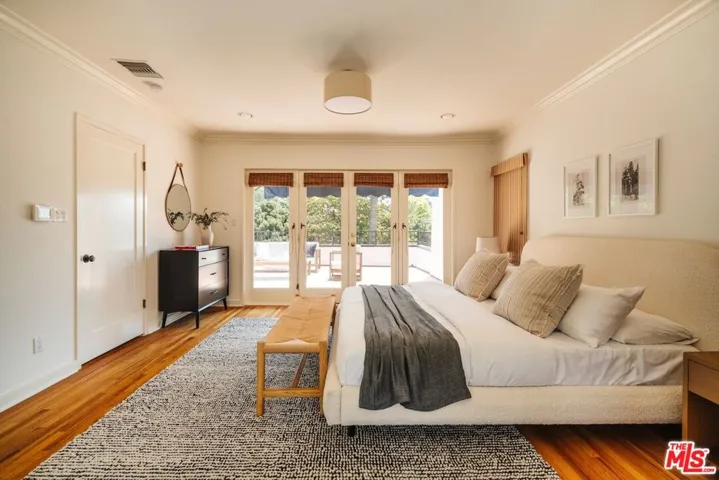 1565 N Columbus Avenue, Glendale, California 91202