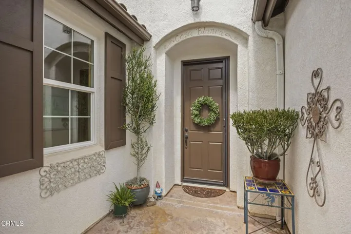 6-web-or-mls-Upmarketmedia_2065Lon-18
