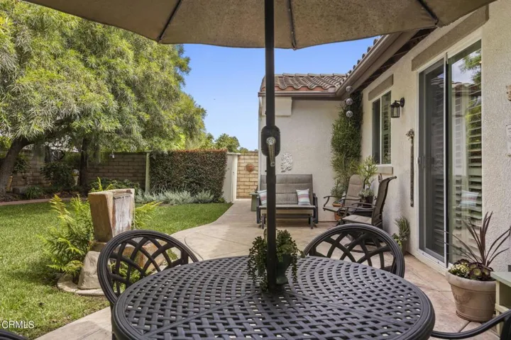 44-web-or-mls-Upmarketmedia_2065Lon-186