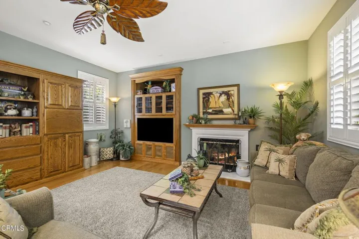 26-web-or-mls-Upmarketmedia_2065Lon-117