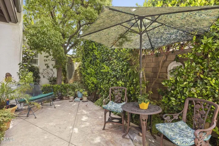 51-web-or-mls-Upmarketmedia_2065Lon-206
