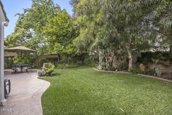 46-web-or-mls-Upmarketmedia_2065Lon-192