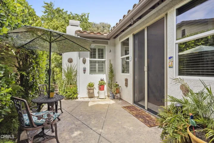 50-web-or-mls-Upmarketmedia_2065Lon-204